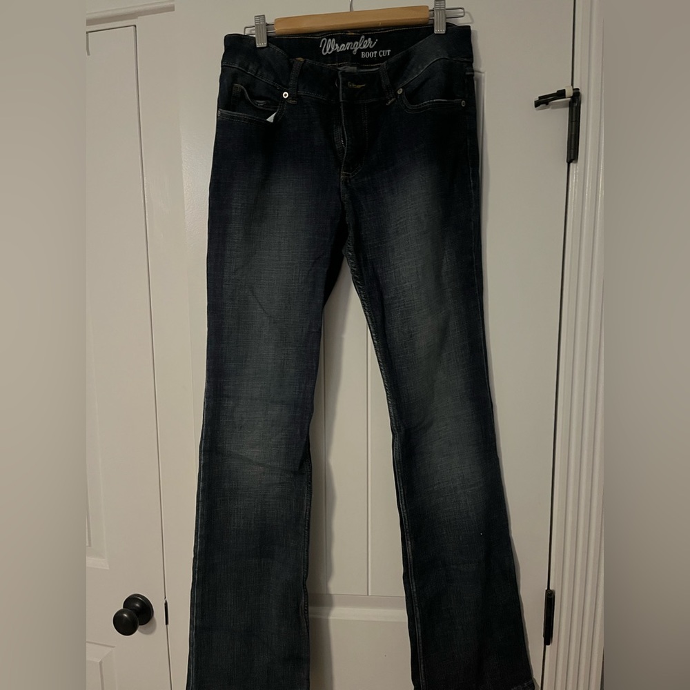 Work Wrangler Bootcut jeans deep navy blue wash in a size 7 with a 36” inseam